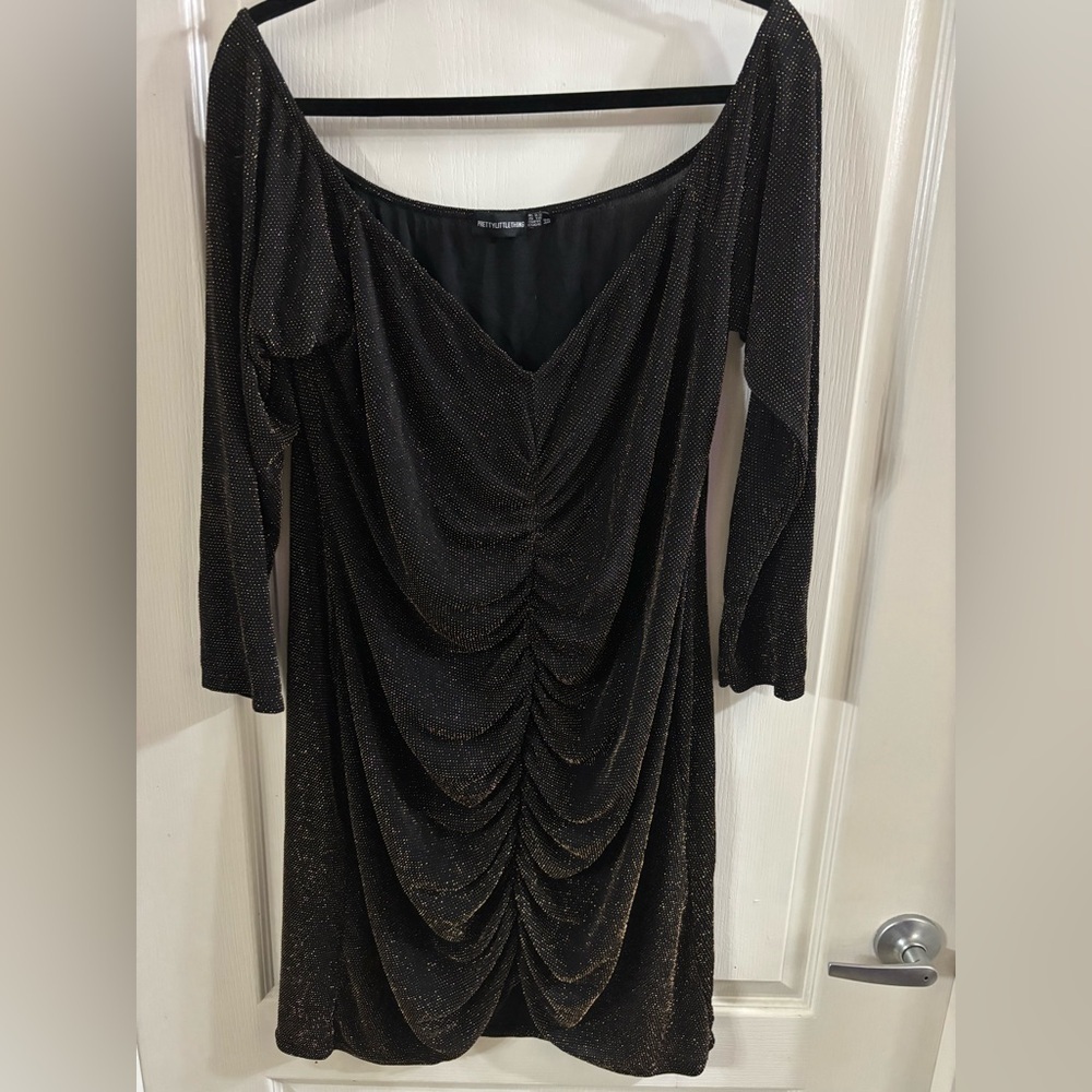 PrettyLittleThing Shimmering Black and Gold Long Sleeve Dress